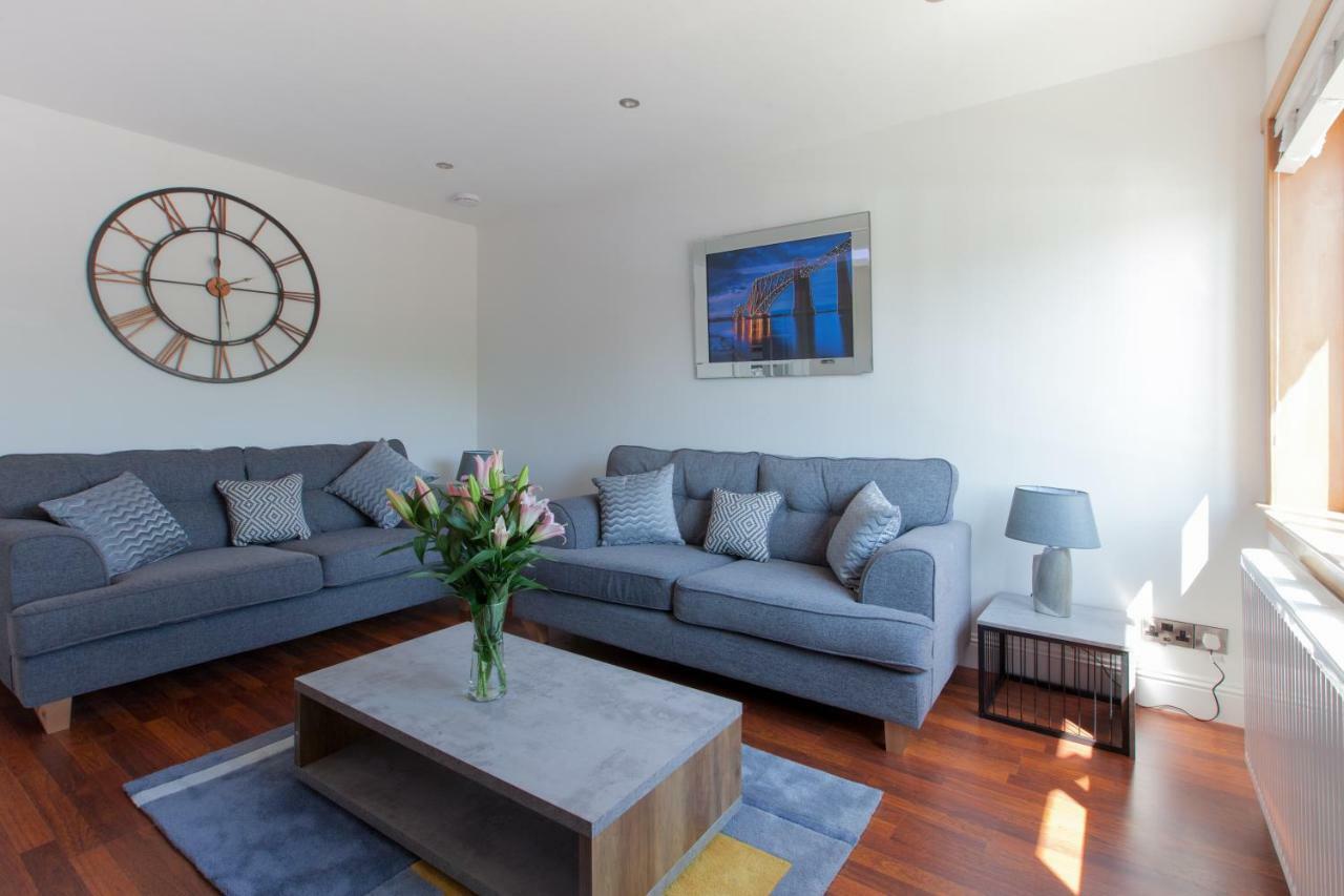 Leys Park Executive Apartments Dunfermline Buitenkant foto